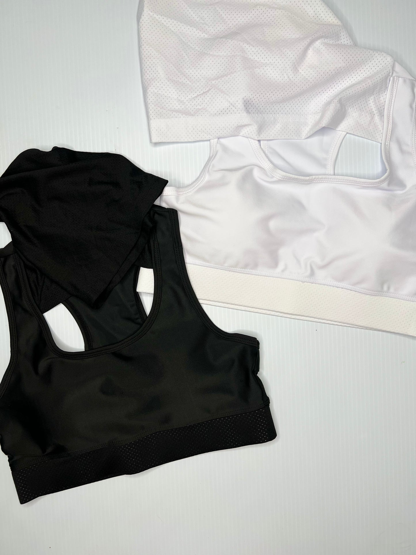 Sujetador deportivo con espalda nadadora y capucha “Madrid” (colores lisos)