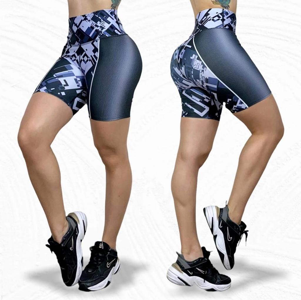 Pantalón corto SHO negro con rayas azules y grises de media pierna (cintura alta)