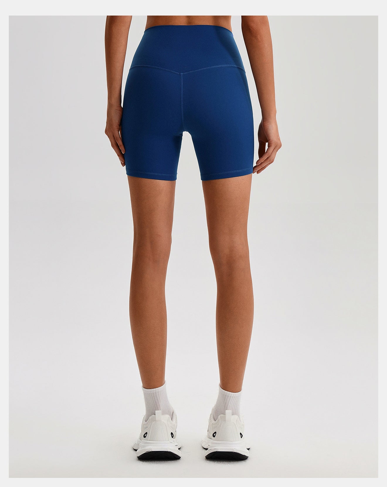 Top deportivo de sujeción alta con cuello en U "Eugene" (colores lisos)