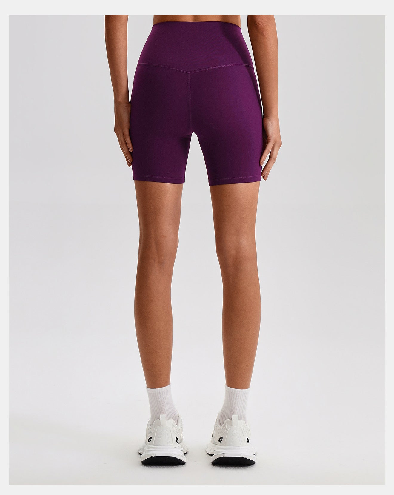 Top deportivo de sujeción alta con cuello en U "Eugene" (colores lisos)