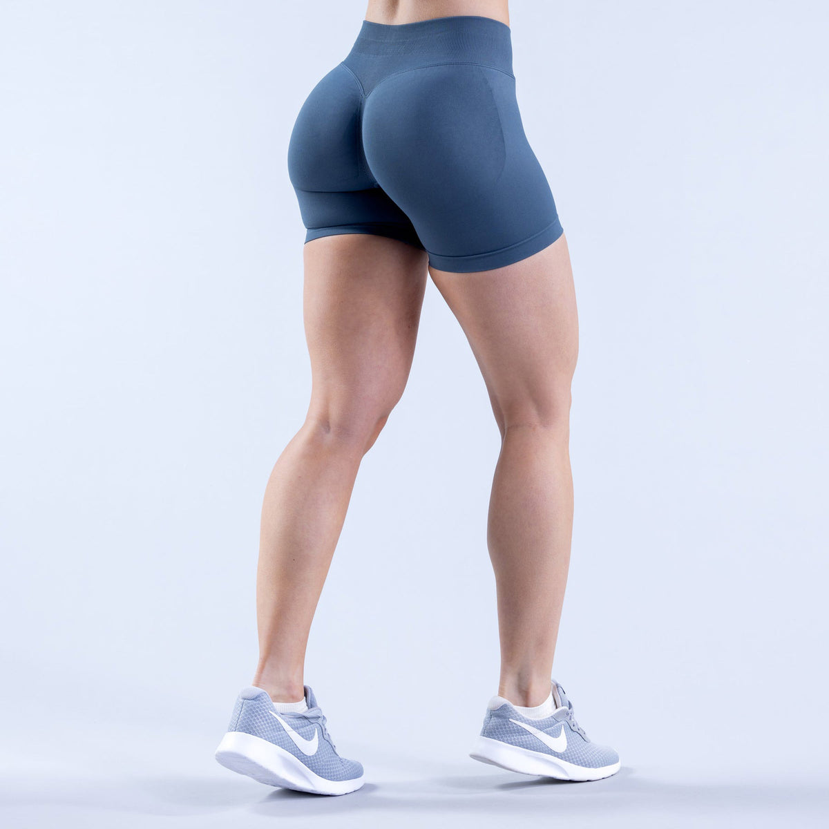 AXIRA 4.5" Seamless Scrunch Butt Shorts
